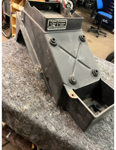 Bagskærm/batterikasse