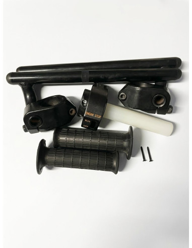 Styrhalvdele par 080554920 – original | Madsens Online   Originalt Ducati 900 MHR NOS Clip-on Styrsæt (Komplet med gasrulle og h